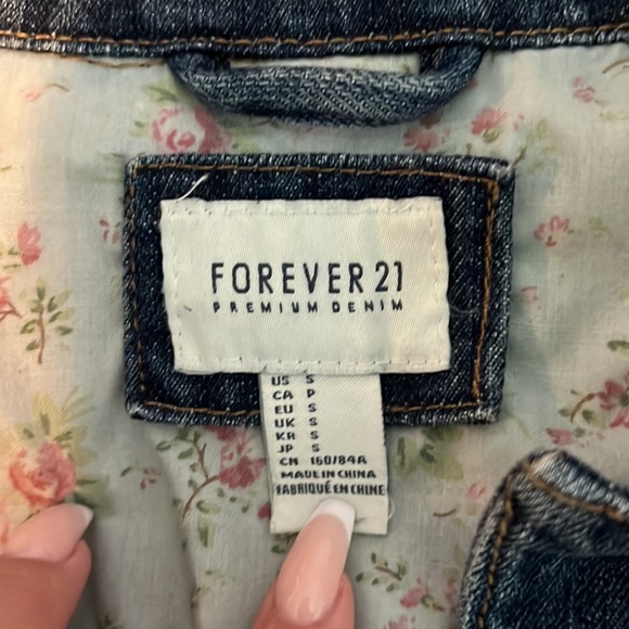 Forever 21 Jean jacket - Picture 2 of 3
